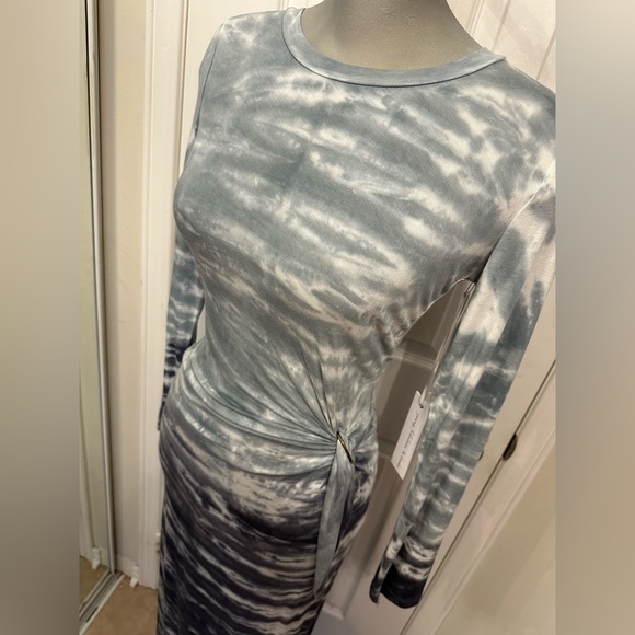 YOUNG FABULOUS & BROKE Bennet Long Sleeve Blue Ombre Tie Dye Maxi Dress - Picture 3 of 6